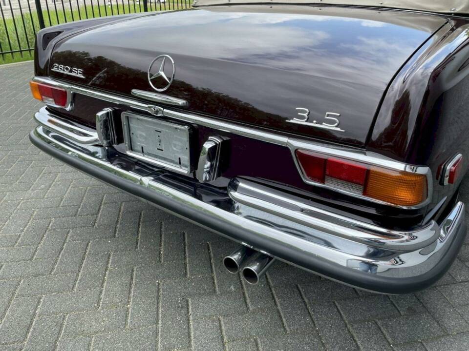 Image 16/36 de Mercedes-Benz 280 SE 3,5 (1971)