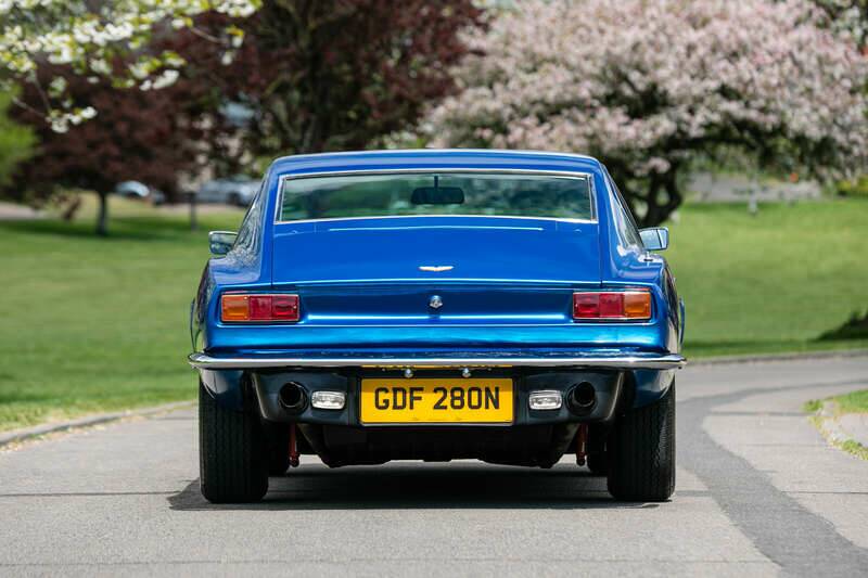 Image 6/43 de Aston Martin V8 (1974)