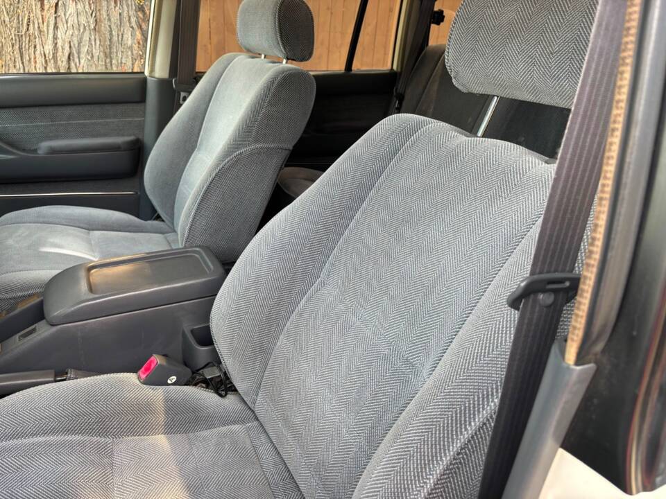 Bild 24/42 von Toyota Land Cruiser J80 (1994)