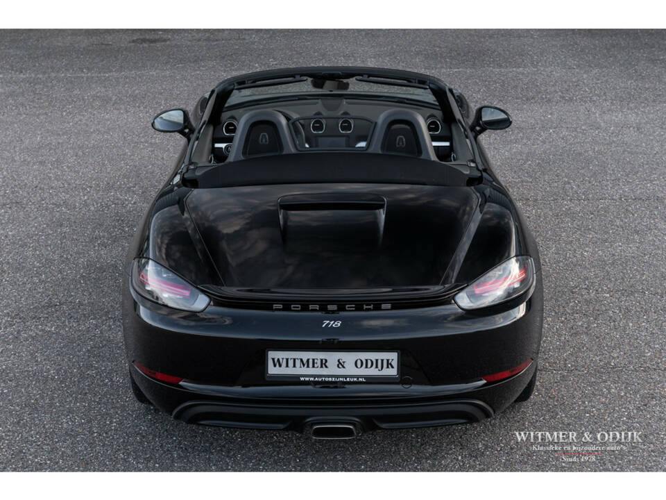 Image 2/30 of Porsche 718 Boxster (2016)