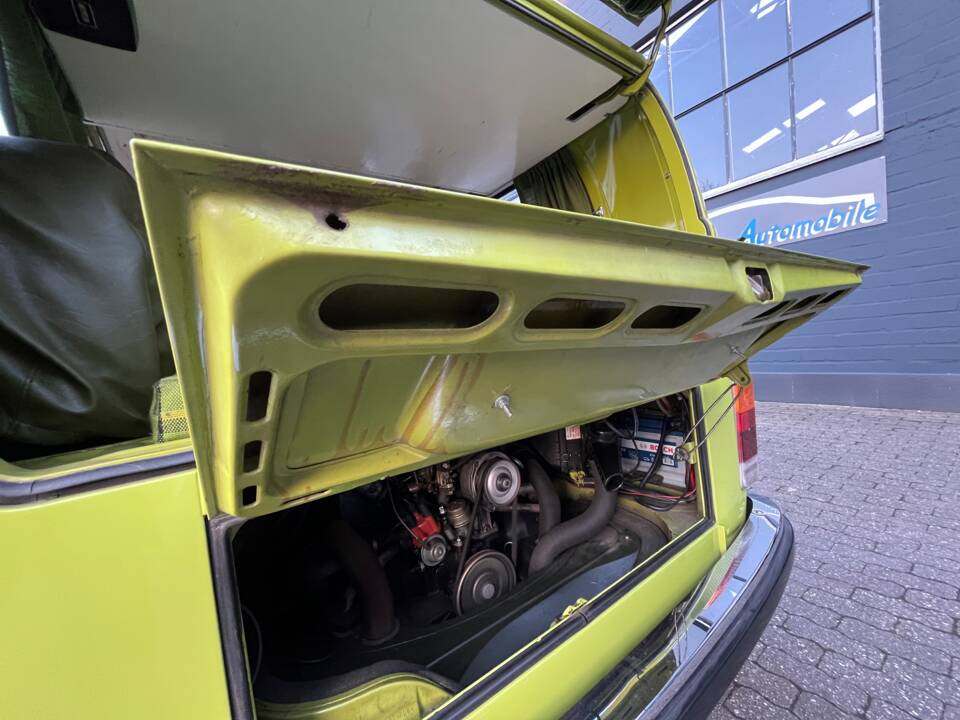 Image 32/57 of Volkswagen T2b Westfalia (1978)