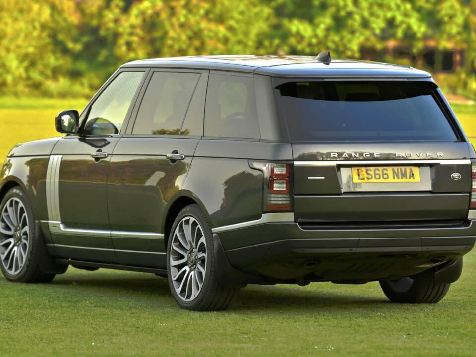 Bild 12/50 von Land Rover Range Rover Autobiography SDV8 (2017)