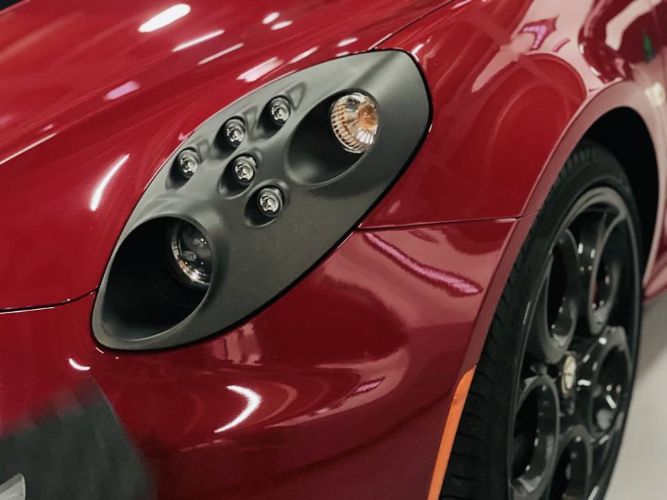 Image 14/50 of Alfa Romeo 4C (2015)