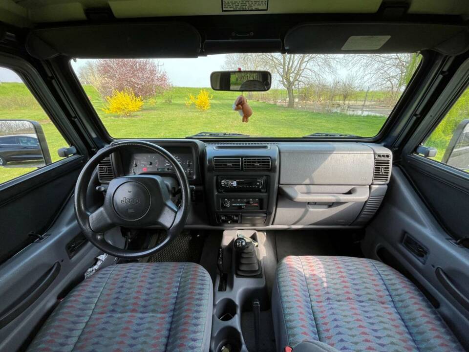 Bild 5/38 von Jeep Wrangler Sport Hardtop 2.5 (1997)