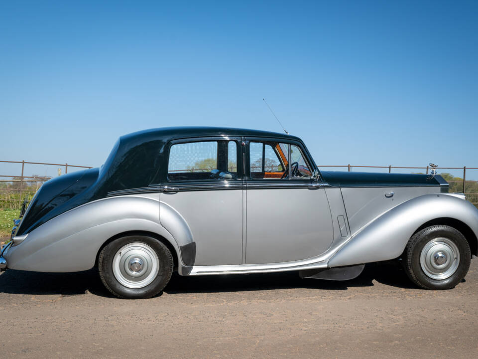 Image 3/15 of Rolls-Royce Silver Dawn (1954)