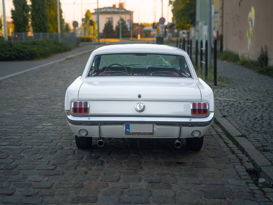 Image 37/53 of Ford Mustang 200 (1966)