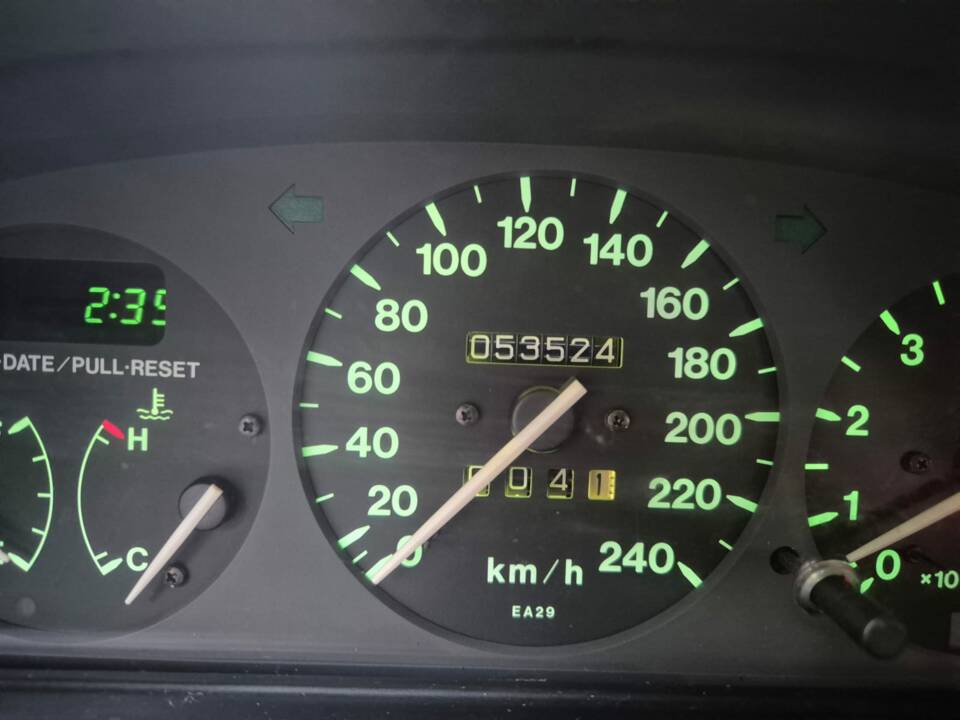 Immagine 14/33 di Mazda MX-3 1.8 (1991)