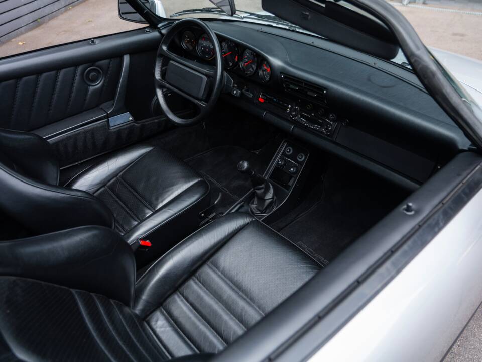 Image 61/68 of Porsche 911 Speedster 3.2 (1989)