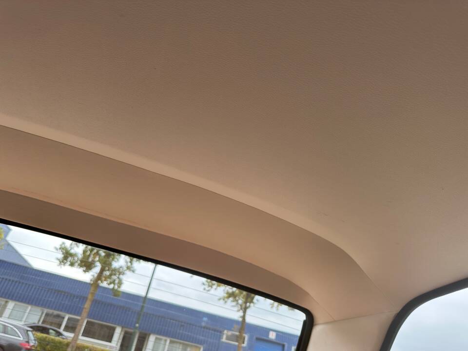 Image 43/80 of Peugeot 504 TI (1976)