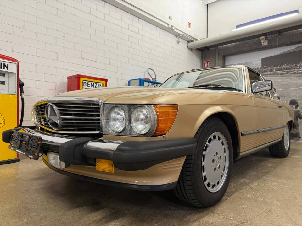 Image 2/14 de Mercedes-Benz 560 SL (1988)