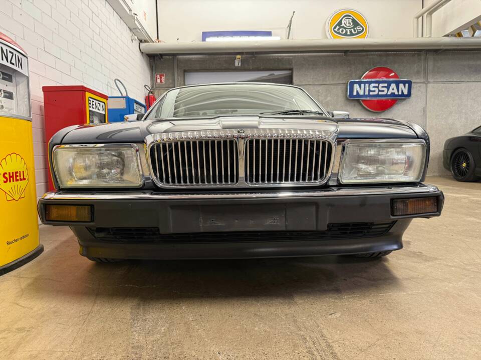 Image 3/18 of Jaguar XJ 6 4.0 (1990)