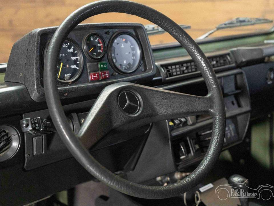Bild 13/18 von Mercedes-Benz 300 GD (SWB) (1984)