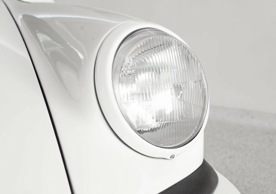 Bild 11/30 von Porsche 911 Carrera 3.2 (1987)