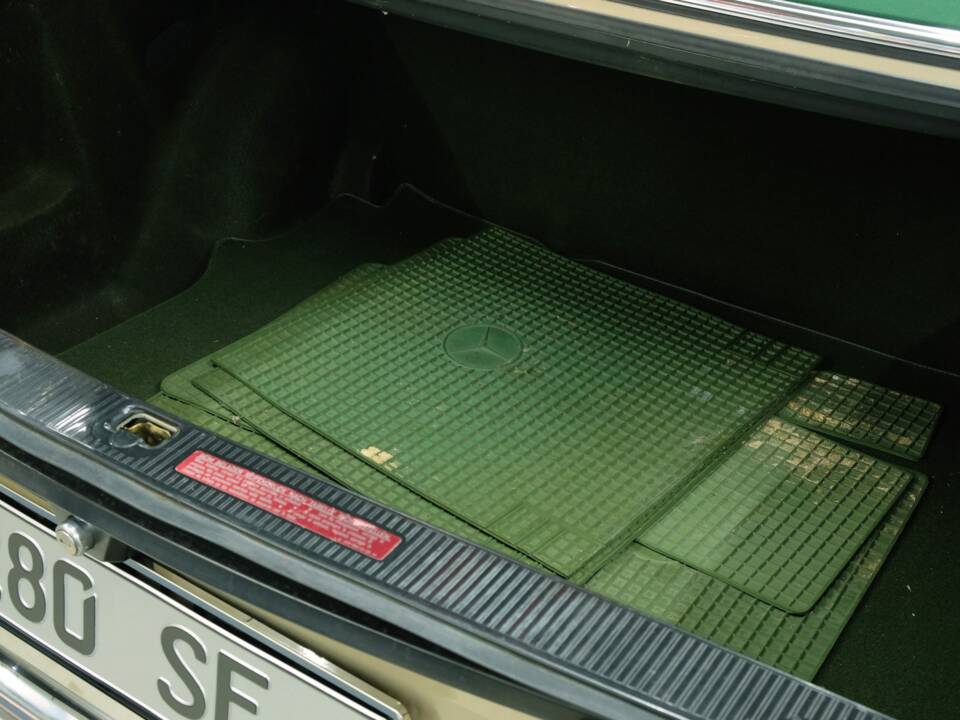 Bild 10/50 von Mercedes-Benz 280 SE (1984)