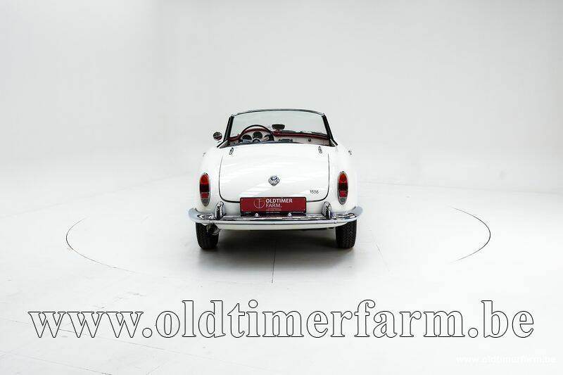 Image 7/15 of Alfa Romeo Giulia 1600 Spider Veloce (1965)