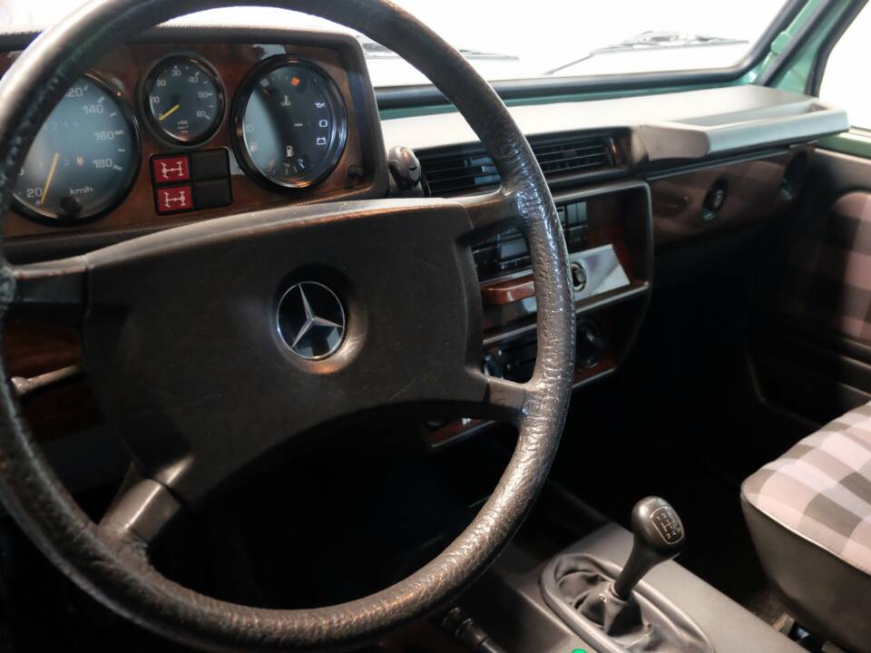 Bild 8/26 von Mercedes-Benz 250 GD (lang) (1989)
