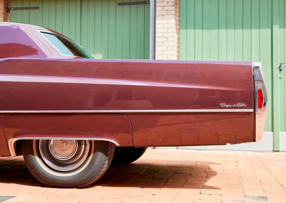 Bild 43/200 von Cadillac Coupe DeVille (1968)