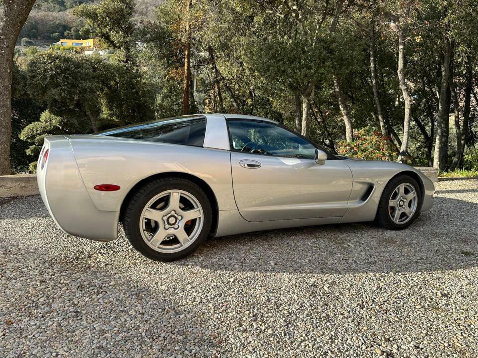 Image 26/191 of Chevrolet Corvette (1999)
