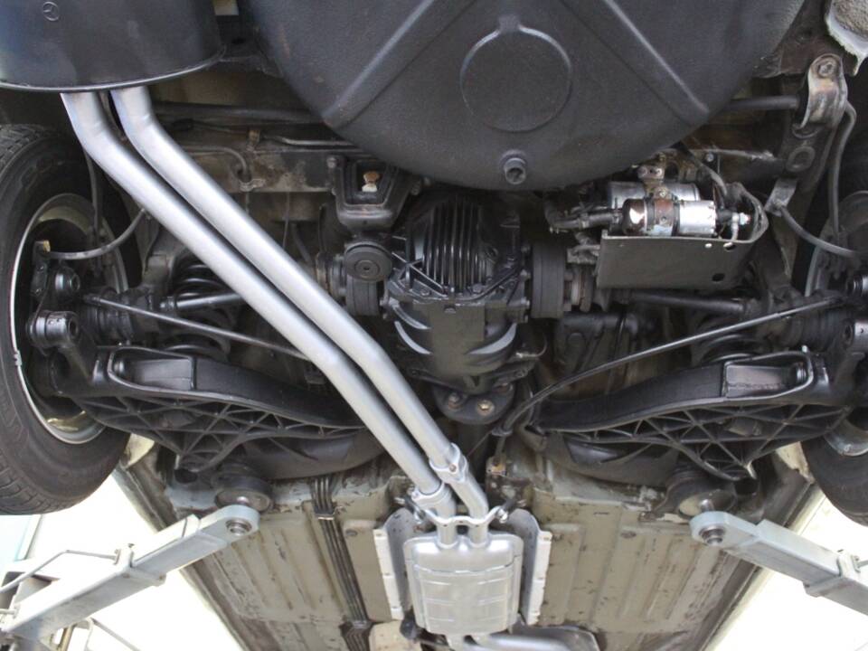 Image 22/29 of Mercedes-Benz 500 SL (1986)