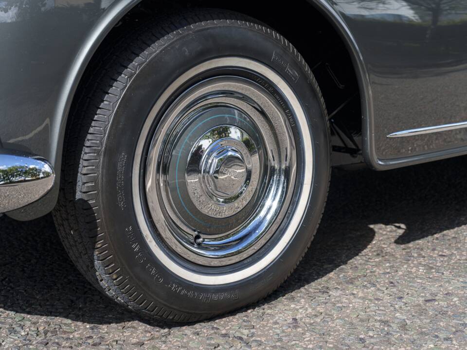 Bild 13/29 von Bentley S1 DHC Park Ward (1958)