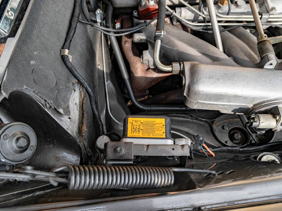 Image 54/86 of Mercedes-Benz 300 SE (1965)