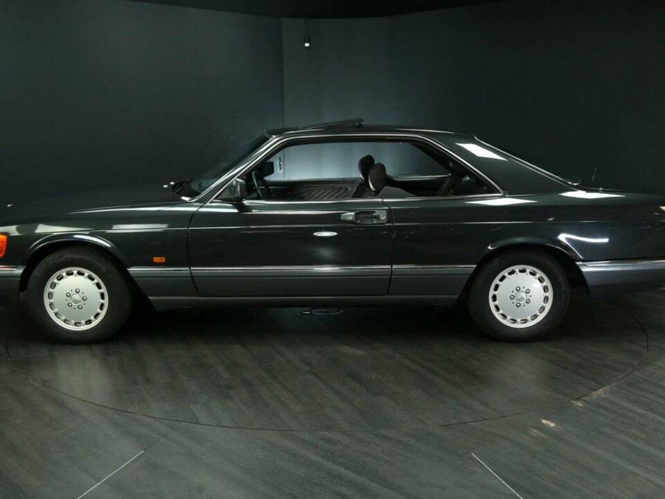 Immagine 8/50 di Mercedes-Benz 560 SEC (1990)