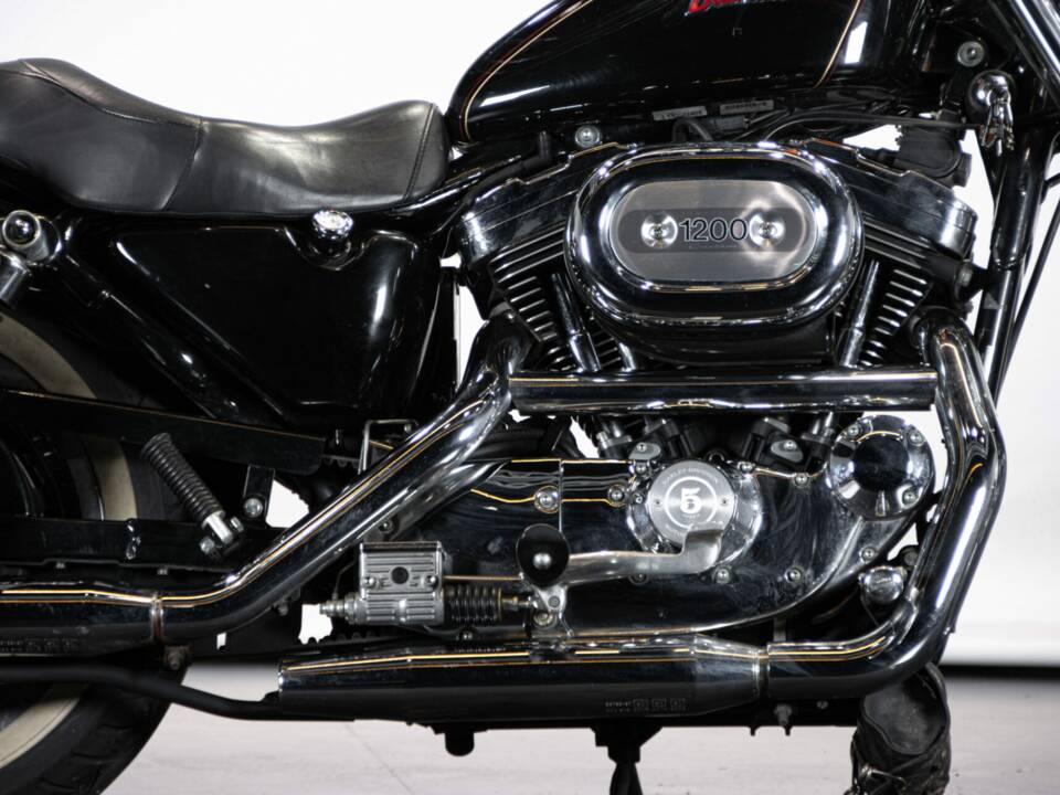 Imagen 30/50 de Harley-Davidson XL 1200 C Sportster Custom (1997)