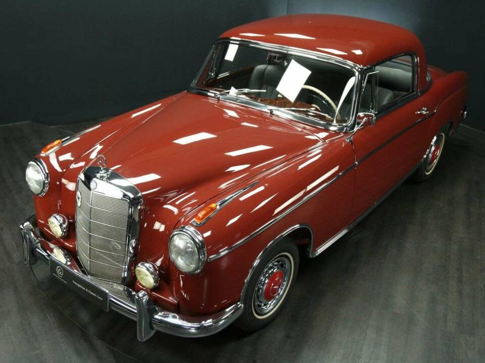 Imagen 44/50 de Mercedes-Benz 220 S (1957)