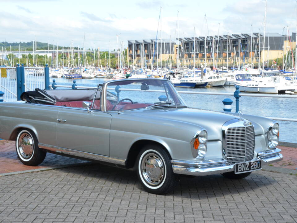 Image 15/32 of Mercedes-Benz 280 SE (1969)