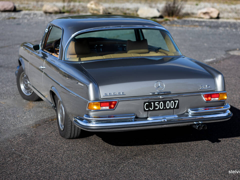 Immagine 14/61 di Mercedes-Benz 280 SE 3,5 (1971)