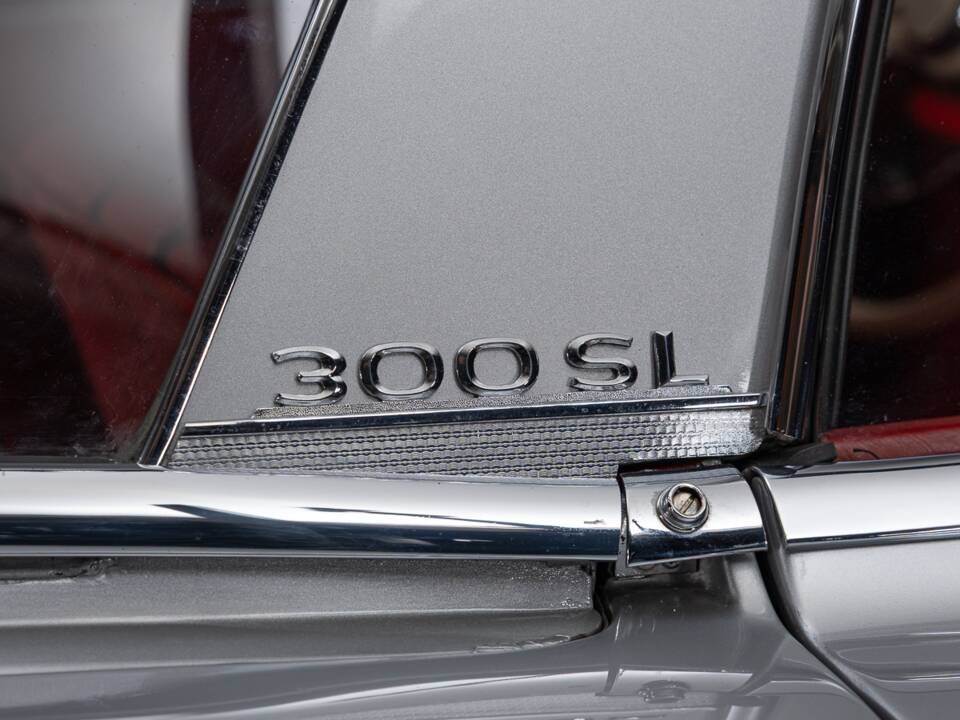 Image 27/47 of Mercedes-Benz 300 SL Roadster (1963)