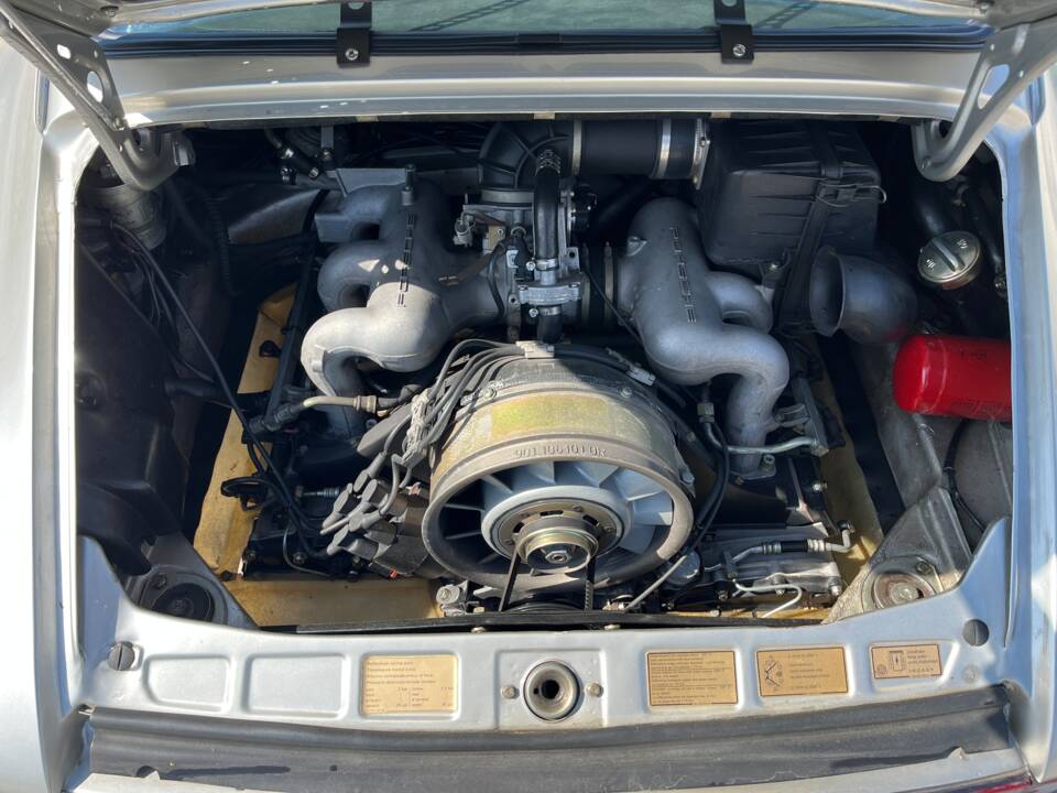 Image 42/62 of Porsche 911 Carrera 3.2 (1984)