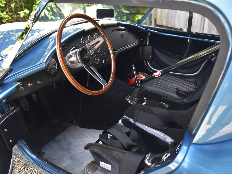 Image 20/35 of AC Cobra 289 (1965)