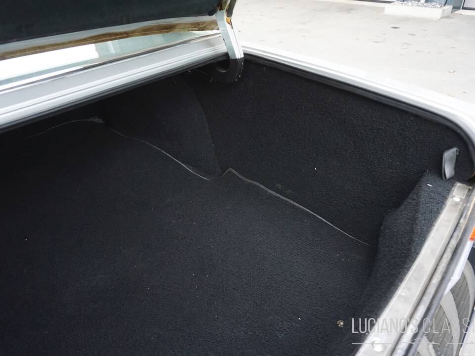 Image 65/66 of FIAT 130 Coupé (1972)