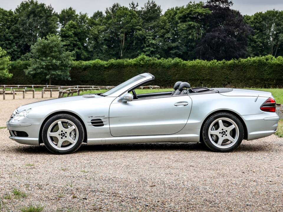 Afbeelding 3/40 van Mercedes-Benz SL 55 AMG (2003)