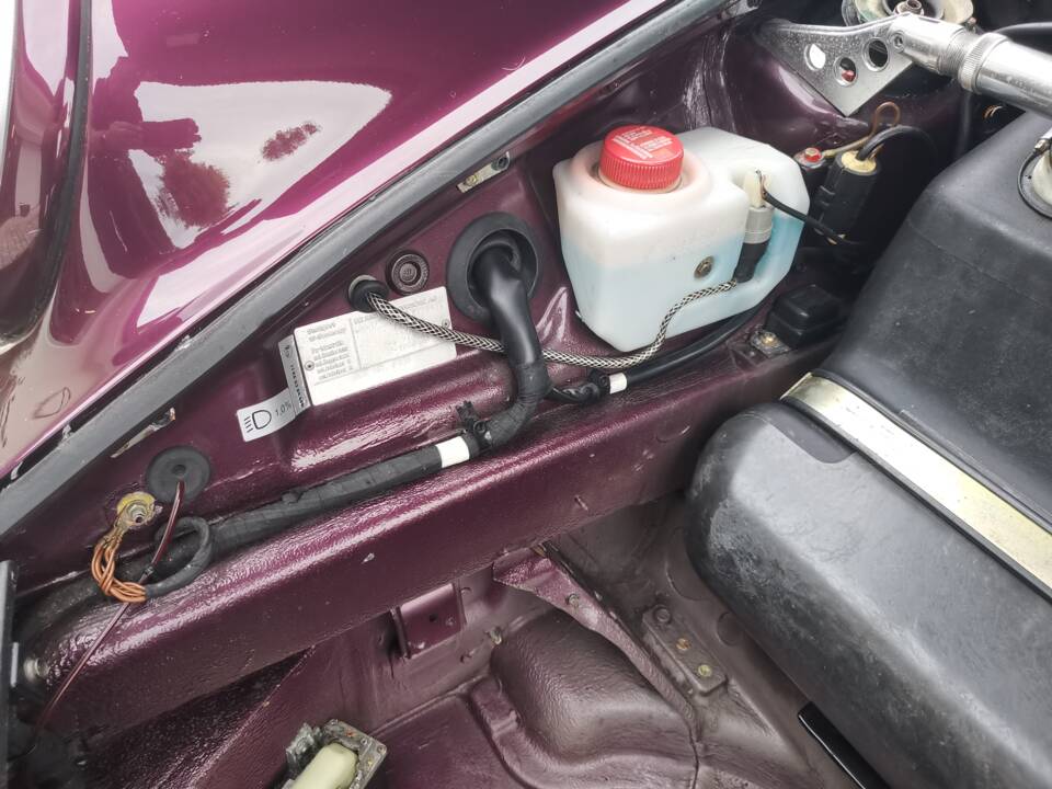 Image 16/51 of Porsche 911 Carrera 2 (WTL) (1990)