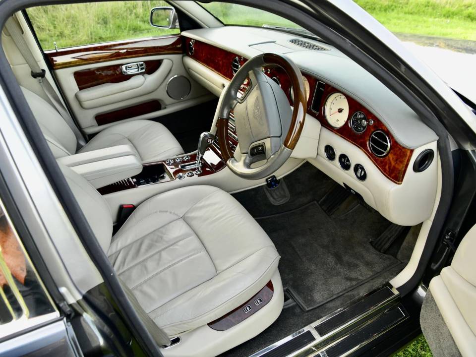 Image 49/50 of Bentley Arnage R (2005)