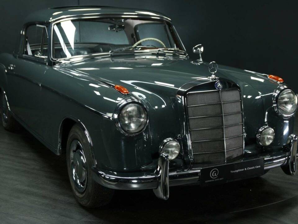 Bild 10/49 von Mercedes-Benz 220 SE (1960)