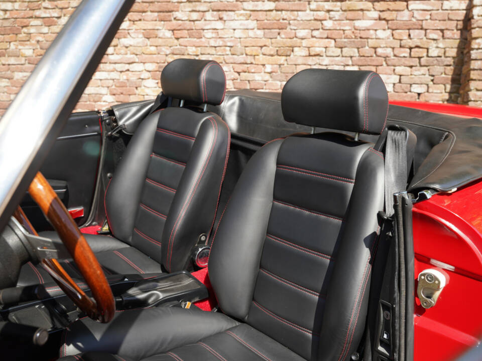 Image 37/50 of Alfa Romeo 2.0 Spider (1990)