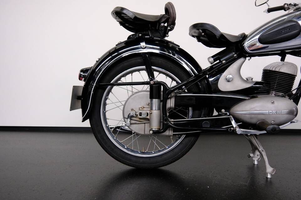 Image 11/86 de DKW RT 175 (1954)