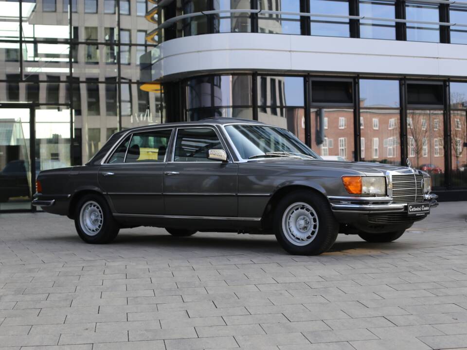 Afbeelding 6/46 van Mercedes-Benz 450 SEL 6,9 (1977)