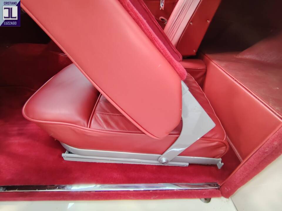 Image 48/74 of Jaguar XK 140 OTS (1956)