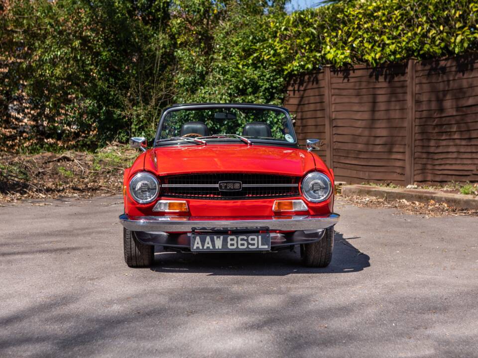 Image 6/41 of Triumph TR 6 (1972)