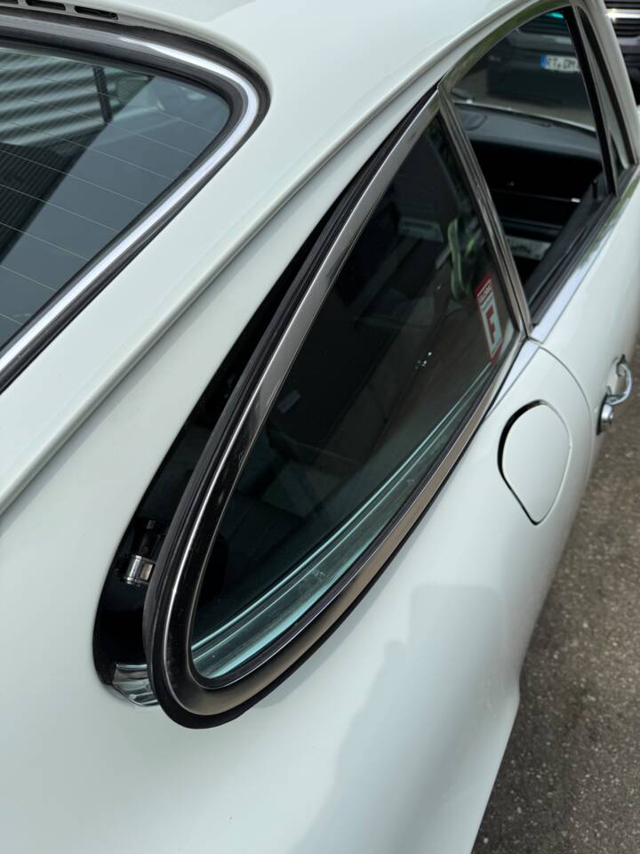 Image 52/60 de Porsche 911 2.4 T (1971)