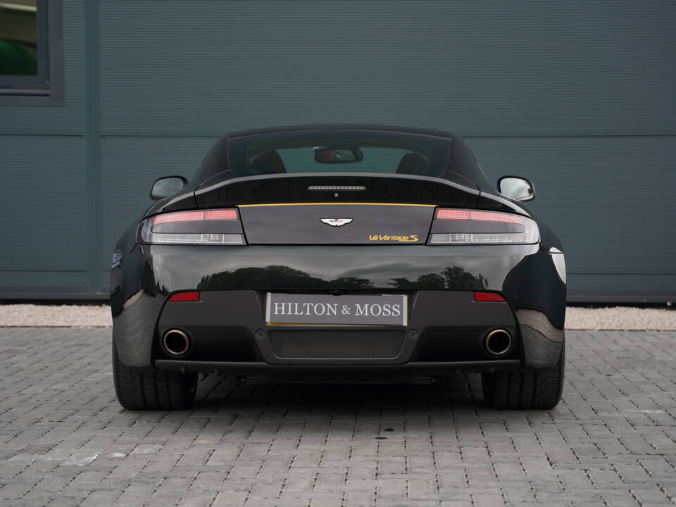 Image 8/50 de Aston Martin V12 Vantage S (2016)