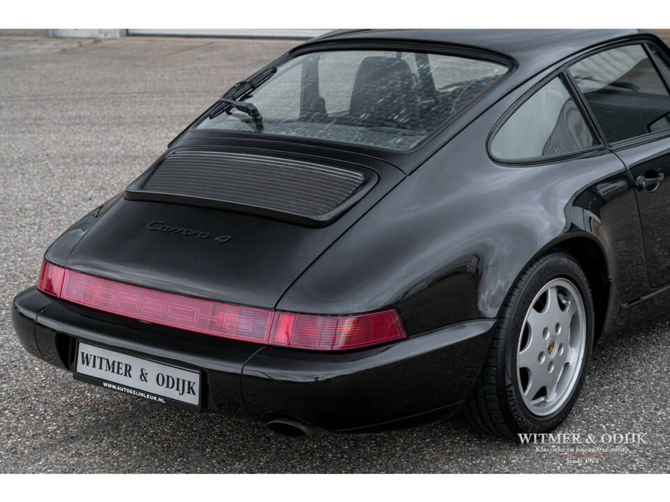 Image 13/28 de Porsche 911 Carrera 4 (1990)