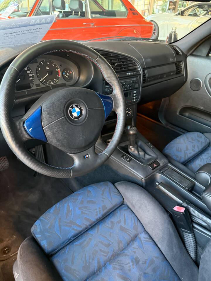 Imagen 12/14 de BMW 318is (1997)