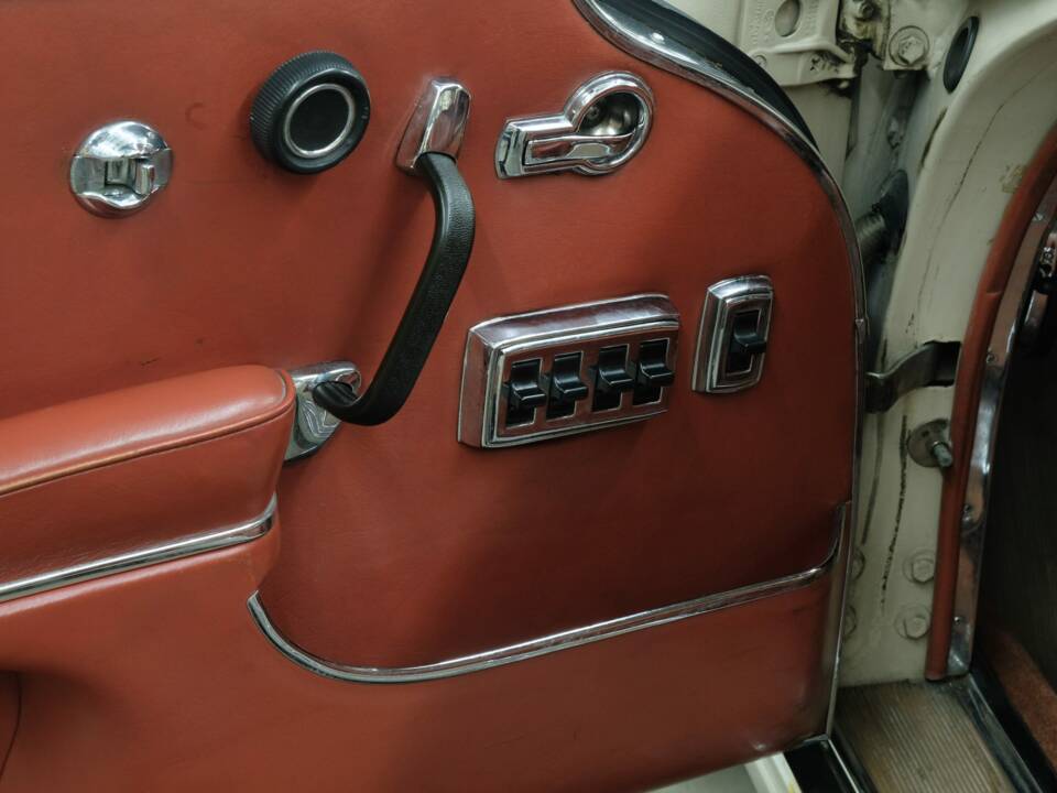 Image 20/50 of Mercedes-Benz 300 SE (1966)