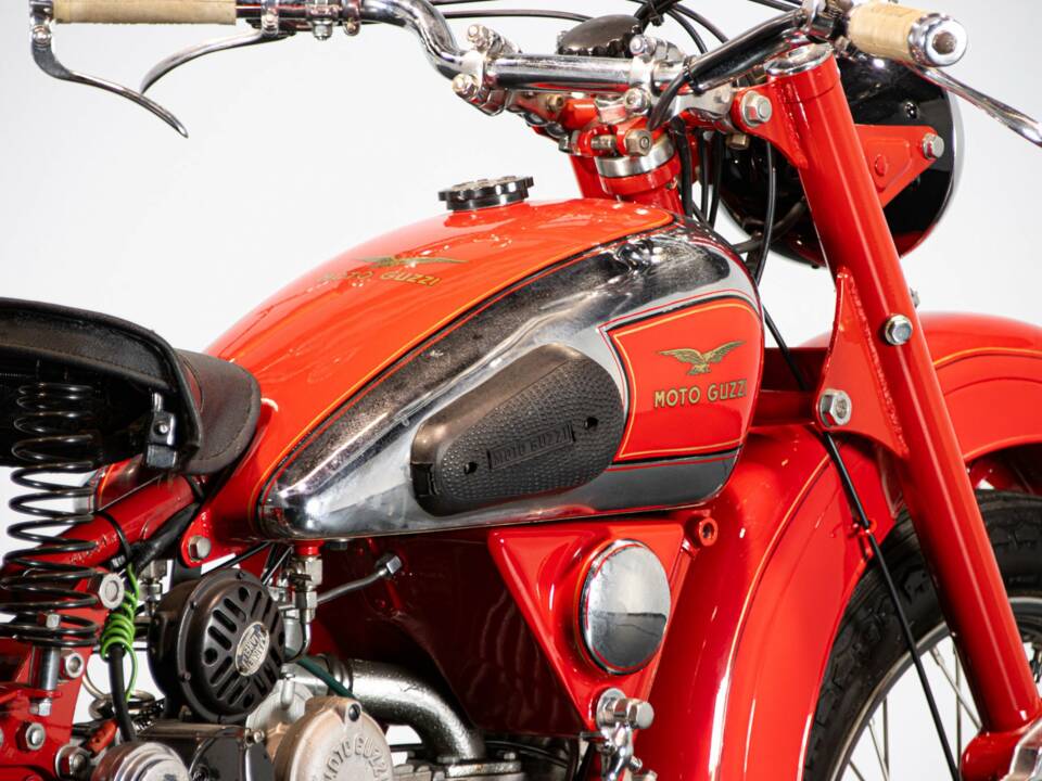 Imagen 20/50 de Moto Guzzi DUMMY (1952)