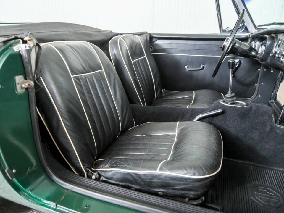 Afbeelding 16/50 van MG MGB (1965)